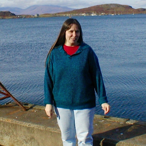 Meet your Posher, Catlyn - Picture 2 of 2